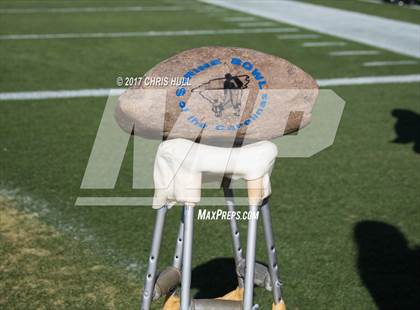 Thumbnail 3 in North Carolina vs. South Carolina (Shrine Bowl) photogallery.