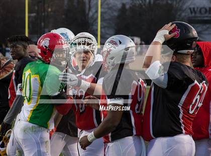 Thumbnail 3 in North Carolina vs. South Carolina (Shrine Bowl) photogallery.