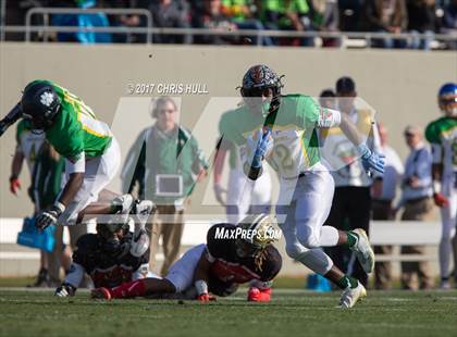 Thumbnail 3 in North Carolina vs. South Carolina (Shrine Bowl) photogallery.