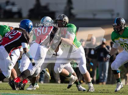 Thumbnail 3 in North Carolina vs. South Carolina (Shrine Bowl) photogallery.