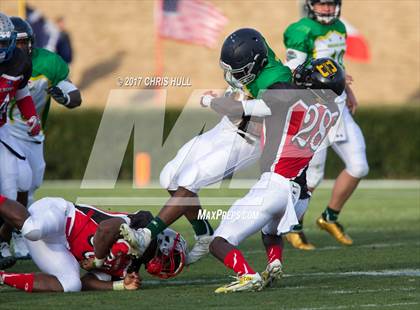 Thumbnail 1 in North Carolina vs. South Carolina (Shrine Bowl) photogallery.