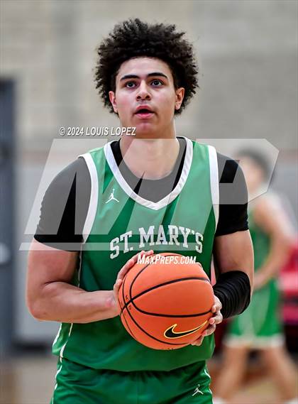 Thumbnail 2 in Crean Lutheran @ St. Mary's (Nike Extravaganza) photogallery.
