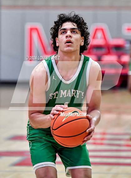 Thumbnail 1 in Crean Lutheran @ St. Mary's (Nike Extravaganza) photogallery.