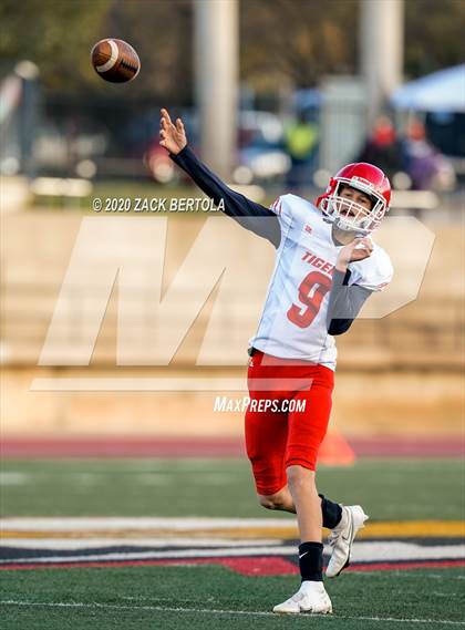 Thumbnail 1 in Duchesne vs. Milford (UHSAA 2A Semifinal) photogallery.