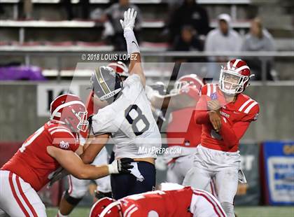 Thumbnail 2 in Mater Dei vs. St. John Bosco photogallery.