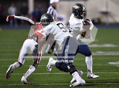 Thumbnail 1 in Mater Dei vs. St. John Bosco photogallery.