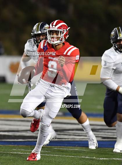 Thumbnail 1 in Mater Dei vs. St. John Bosco photogallery.