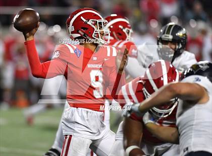 Thumbnail 2 in Mater Dei vs. St. John Bosco photogallery.