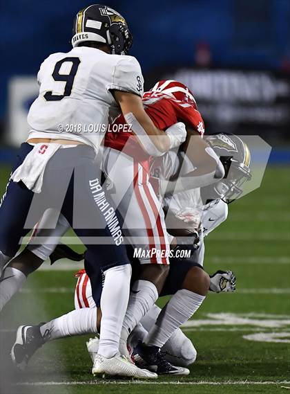 Thumbnail 1 in Mater Dei vs. St. John Bosco photogallery.