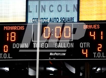 Thumbnail 1 in Mater Dei vs. St. John Bosco photogallery.