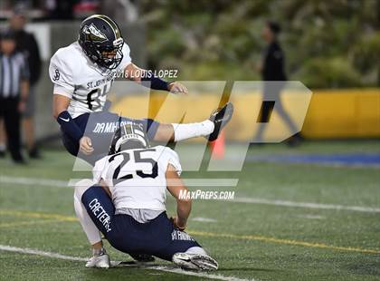 Thumbnail 2 in Mater Dei vs. St. John Bosco photogallery.