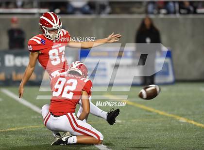 Thumbnail 2 in Mater Dei vs. St. John Bosco photogallery.