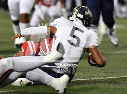 Thumbnail 3 in Mater Dei vs. St. John Bosco photogallery.