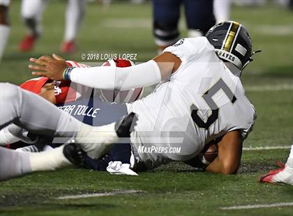 Thumbnail 1 in Mater Dei vs. St. John Bosco photogallery.