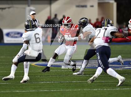 Thumbnail 2 in Mater Dei vs. St. John Bosco photogallery.