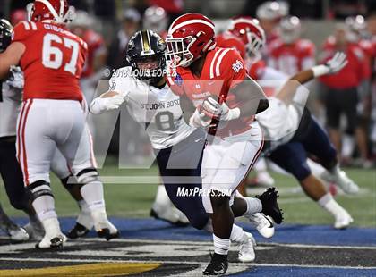 Thumbnail 1 in Mater Dei vs. St. John Bosco photogallery.