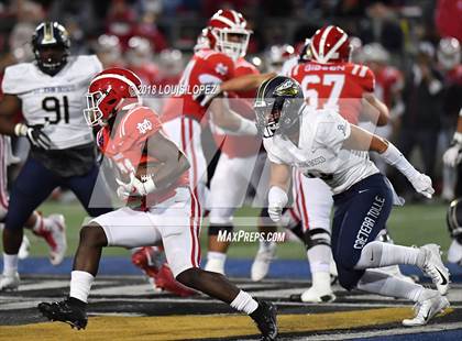 Thumbnail 3 in Mater Dei vs. St. John Bosco photogallery.