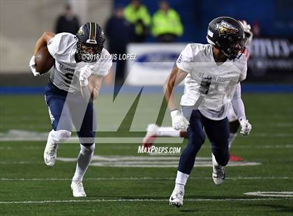 Thumbnail 1 in Mater Dei vs. St. John Bosco photogallery.