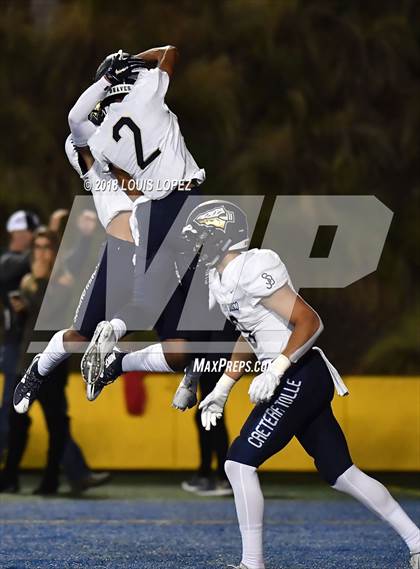 Thumbnail 2 in Mater Dei vs. St. John Bosco photogallery.