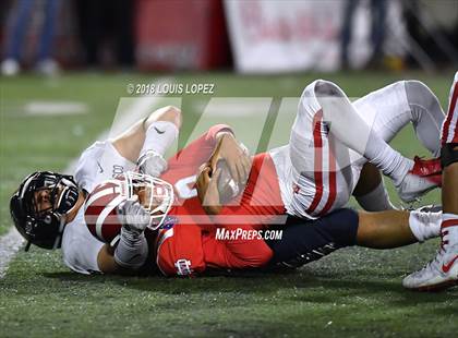 Thumbnail 2 in Mater Dei vs. St. John Bosco photogallery.