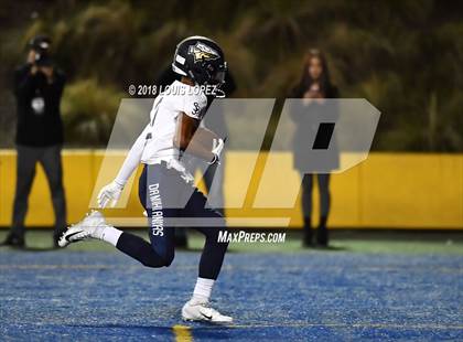 Thumbnail 3 in Mater Dei vs. St. John Bosco photogallery.