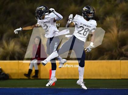 Thumbnail 2 in Mater Dei vs. St. John Bosco photogallery.