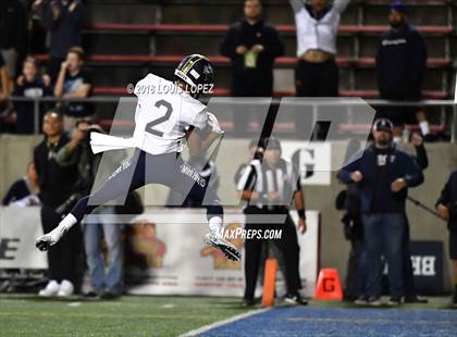 Thumbnail 3 in Mater Dei vs. St. John Bosco photogallery.