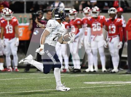 Thumbnail 2 in Mater Dei vs. St. John Bosco photogallery.