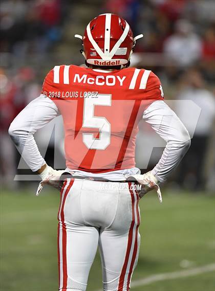 Thumbnail 3 in Mater Dei vs. St. John Bosco photogallery.