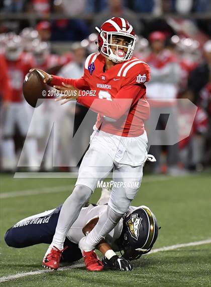 Thumbnail 1 in Mater Dei vs. St. John Bosco photogallery.