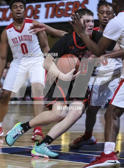 Thumbnail 2 in Tuckahoe vs. Hamilton (Section 1 Class C Final) photogallery.