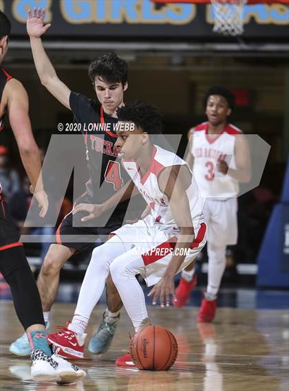 Thumbnail 1 in Tuckahoe vs. Hamilton (Section 1 Class C Final) photogallery.