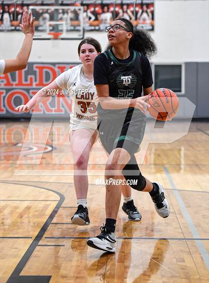 Thumbnail 2 in Caldwell vs Taylor photogallery.