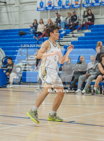 Thumbnail 3 in Servite vs. Peninsula photogallery.
