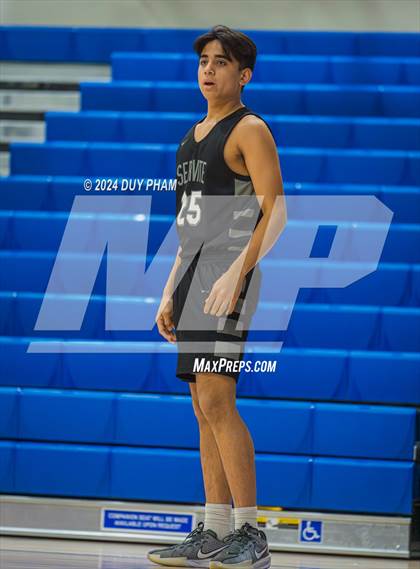 Thumbnail 3 in Servite vs. Peninsula photogallery.