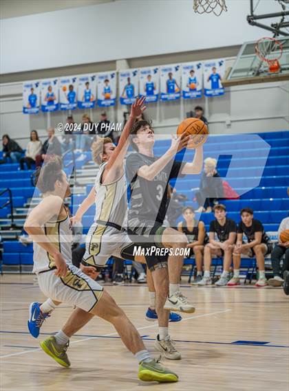 Thumbnail 3 in Servite vs. Peninsula photogallery.