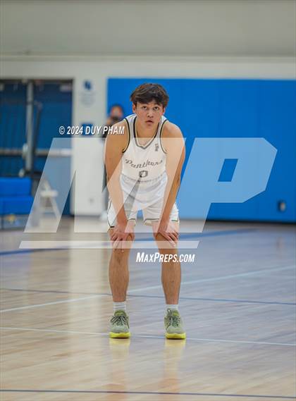 Thumbnail 2 in Servite vs. Peninsula photogallery.