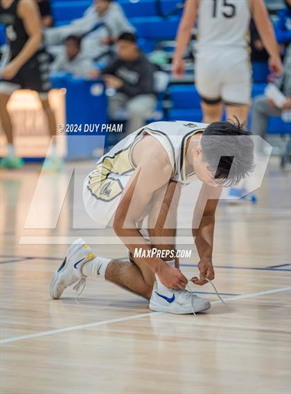 Thumbnail 2 in Servite vs. Peninsula photogallery.