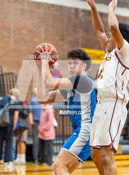 Thumbnail 2 in Sparks vs. McQueen (Nelson Electric Rail City Classic) photogallery.