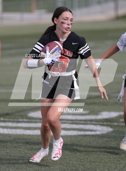 Thumbnail 3 in Lakewood vs Valor Christian photogallery.