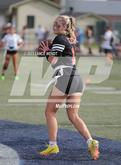 Thumbnail 3 in Lakewood vs Valor Christian photogallery.