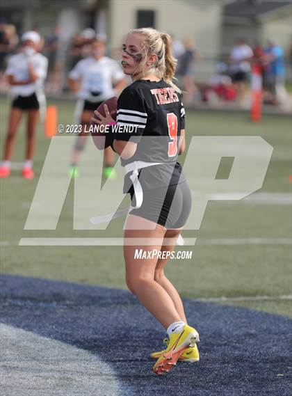 Thumbnail 2 in Lakewood vs Valor Christian photogallery.