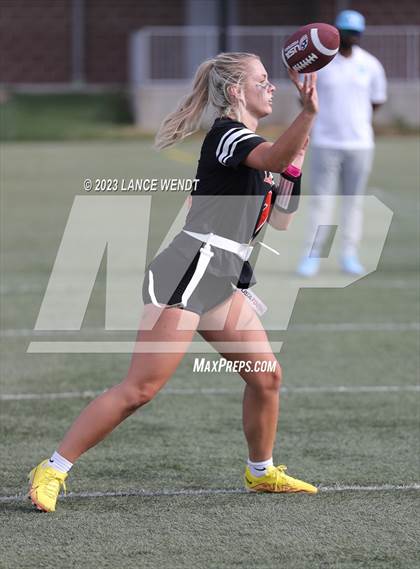 Thumbnail 2 in Lakewood vs Valor Christian photogallery.