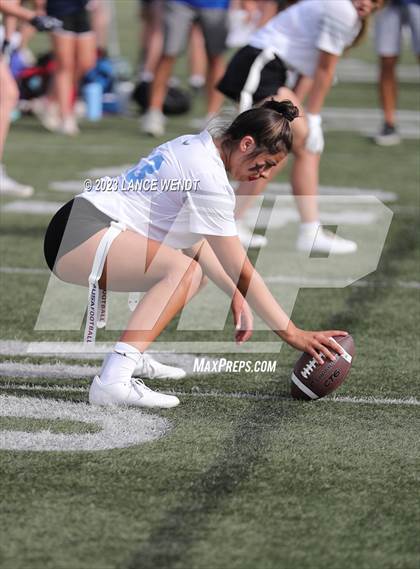Thumbnail 3 in Lakewood vs Valor Christian photogallery.