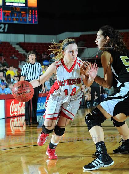 Thumbnail 2 in McPherson vs. Paola (KSHSAA State 4A Semifinal) photogallery.