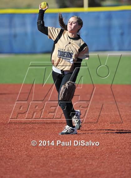 Thumbnail 2 in Canon City @ Valor Christian (CHSAA 4A Region 8 1st Round) photogallery.
