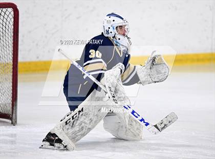 Thumbnail 2 in Notre Dame Catholic @ Fairfield Prep photogallery.