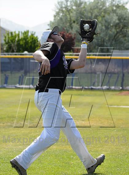 Thumbnail 3 in Riverton vs. Copper Hills (Utah 5A 1st round) photogallery.