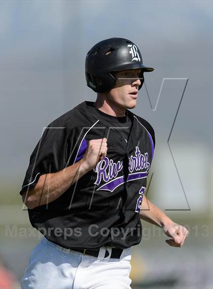 Thumbnail 3 in Riverton vs. Copper Hills (Utah 5A 1st round) photogallery.