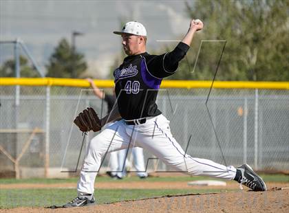 Thumbnail 3 in Riverton vs. Copper Hills (Utah 5A 1st round) photogallery.